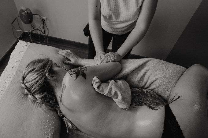 Massage et réflexologie femme enceinte